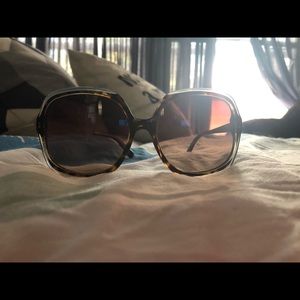 Tory Burch Accessories - Tory Burch sunglasses Tory Burch Accessories - Tory Burch sunglasses
